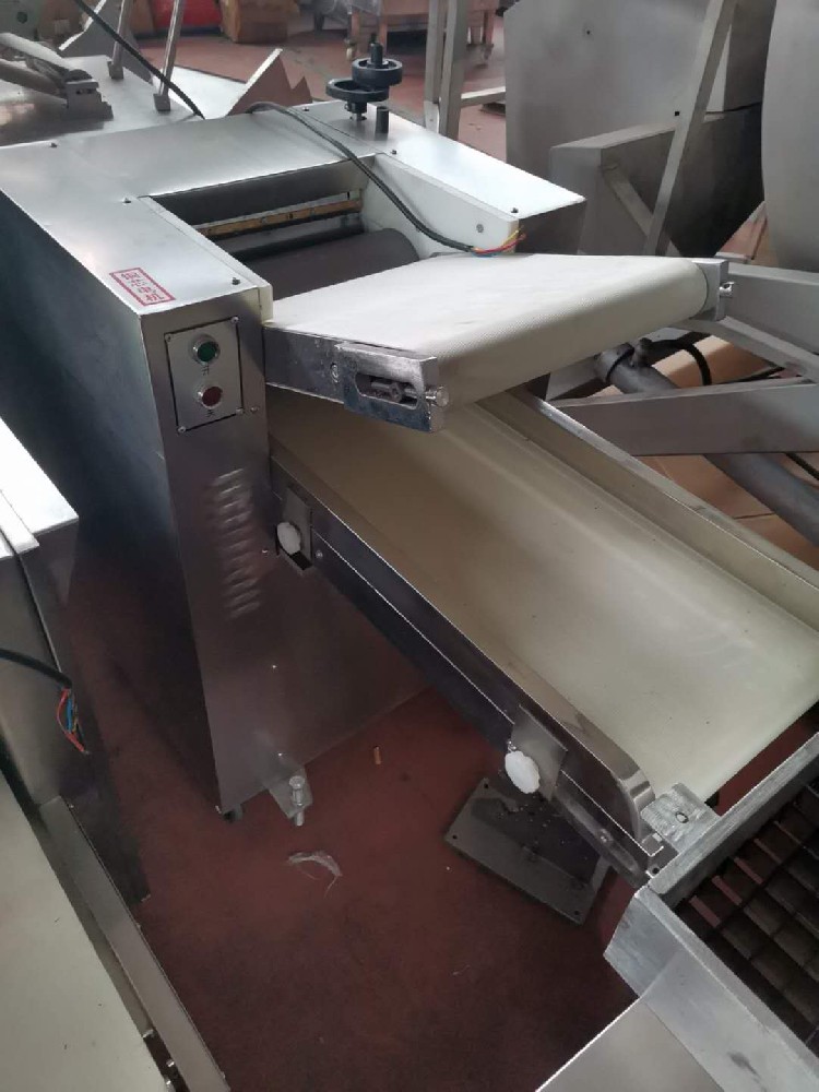 餃子皮制作主要設(shè)備 高效節(jié)省人工設(shè)備